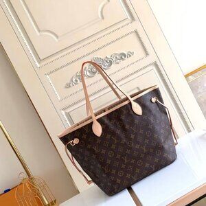 Louis Vuitton Neverfull Tote Monogram Canvas MM